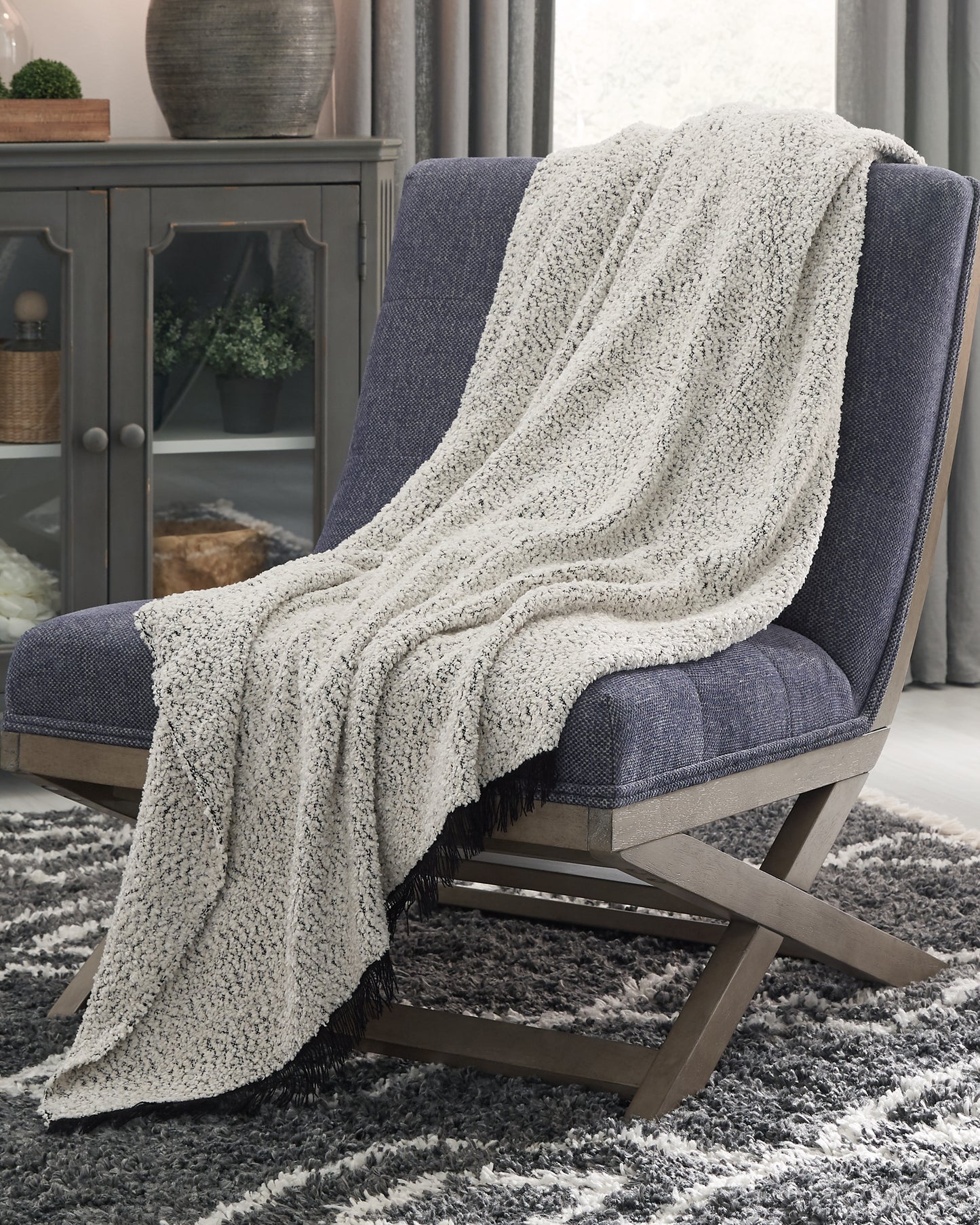 The Furniture Outlets - Ashley Furniture - Leonita Throw - Throw / Black/White - A1000769T