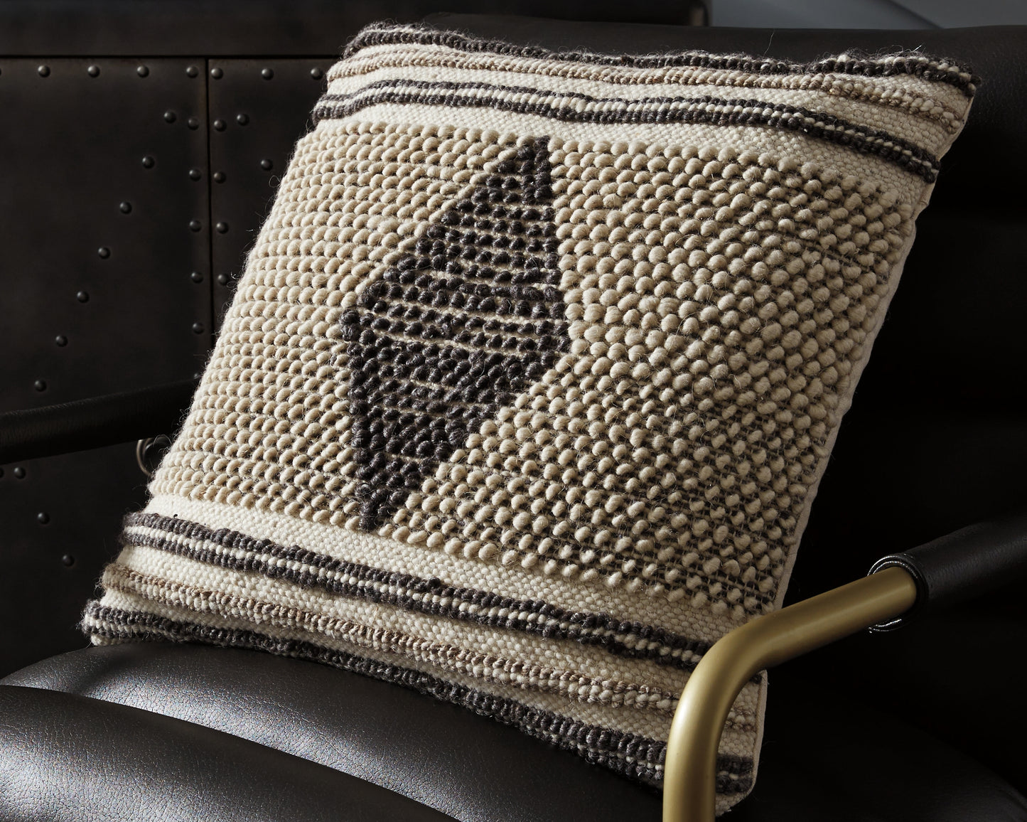 The Furniture Outlets - Ashley Furniture - Ricker Pillows - Pillow (4/CS) / Gray/Cream - A1000804