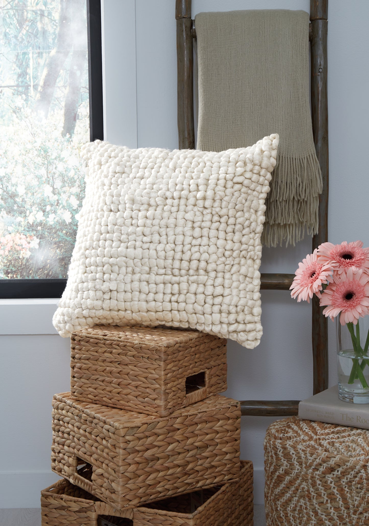 The Furniture Outlets - Ashley Furniture - Aavie Pillows - Pillow / Ivory - A1000956P
