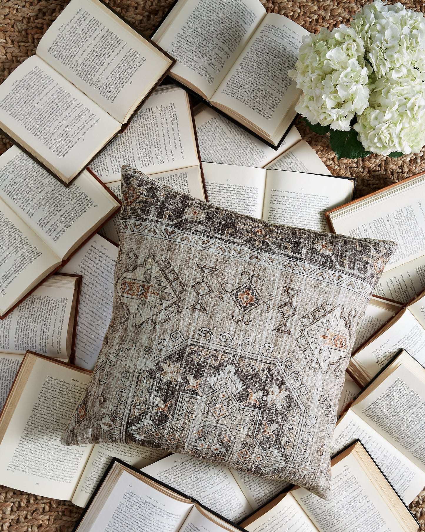 The Furniture Outlets - Ashley Furniture - Roseridge Pillows - Pillow (4/CS) / Brown/Black/Cream - A1000972