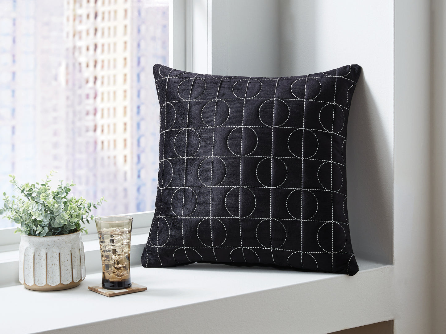 The Furniture Outlets - Ashley Furniture - Kydner Pillows - Pillow (4/CS) / Black/Silver - A1001108