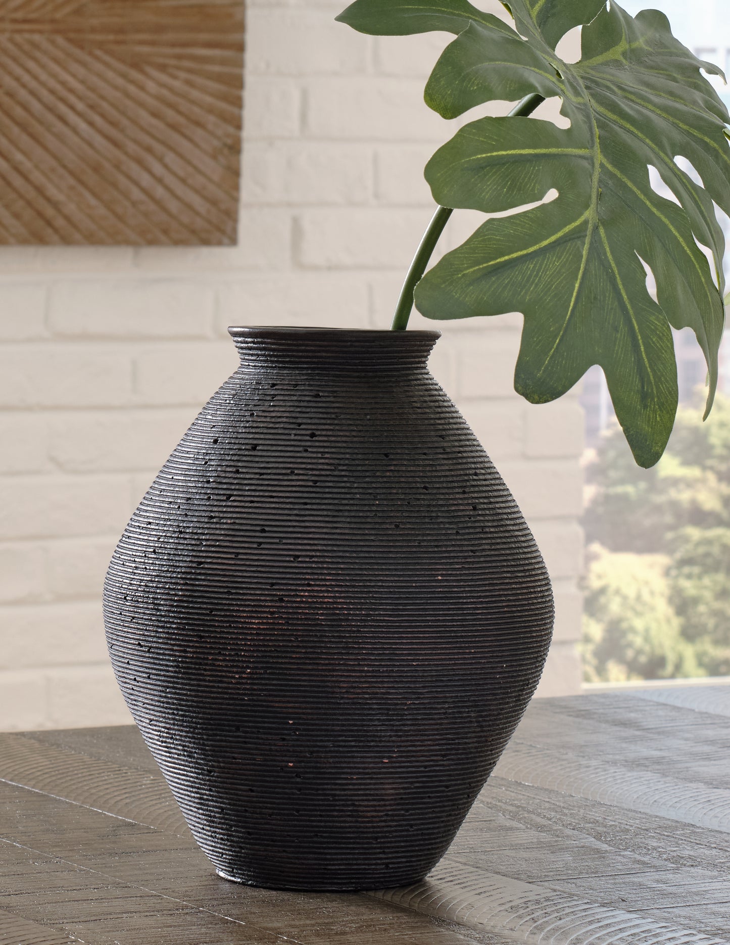 The Furniture Outlets - Ashley Furniture - Hannela Vase - Vase / Antique Brown - A2000511