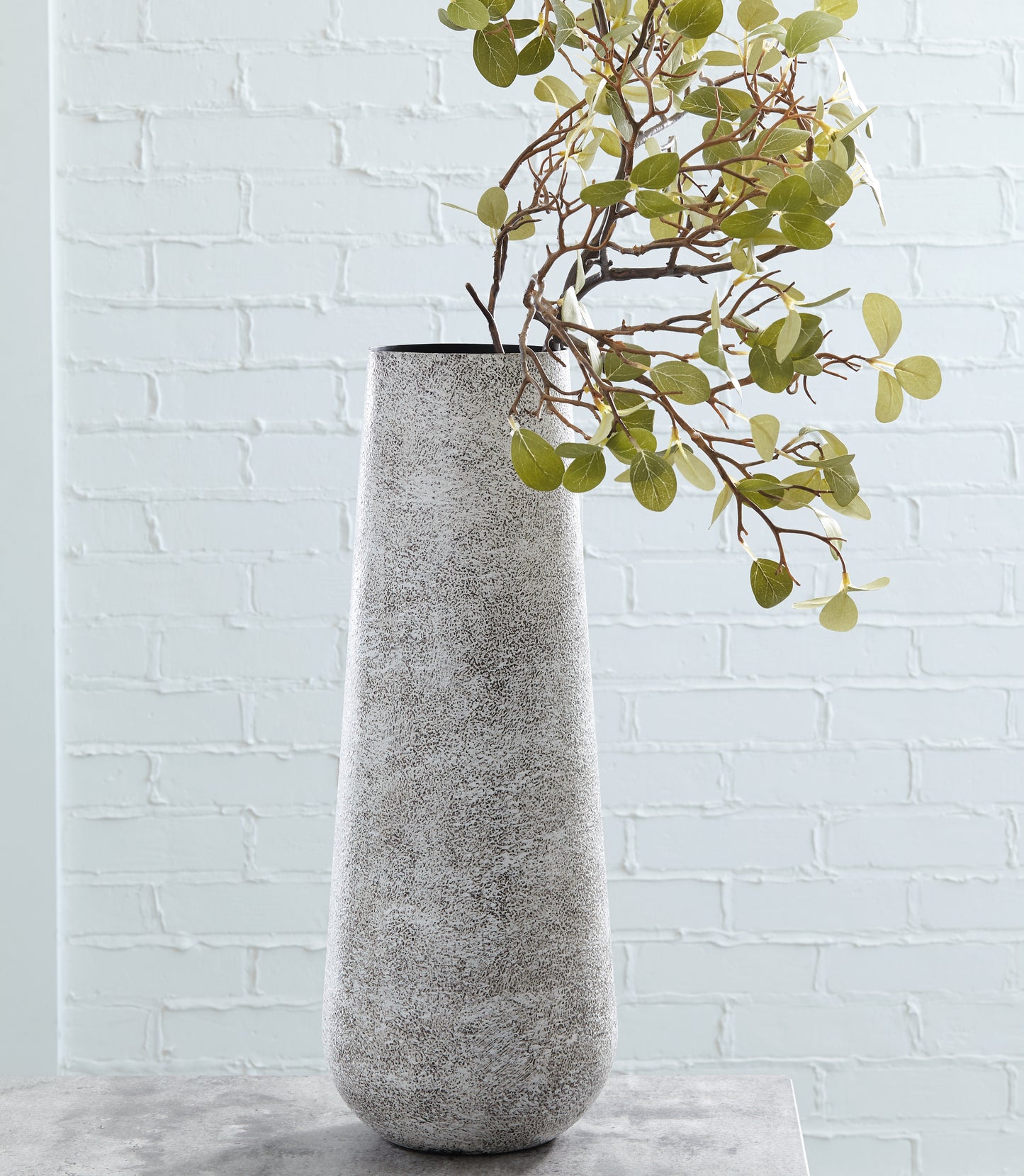 The Furniture Outlets - Ashley Furniture - Fynn Vase - Vase / Antique White - A2000517