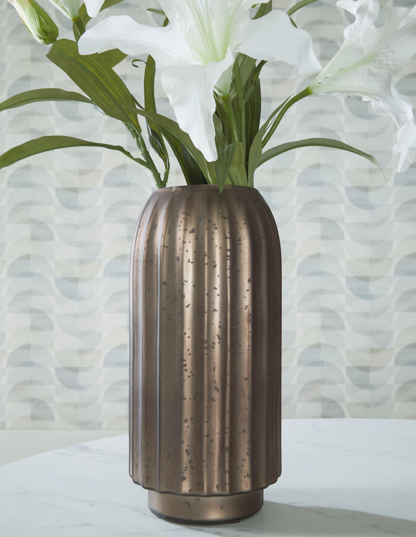 The Furniture Outlets - Ashley Furniture - Briarcott Vase - Vase / Brown - A2000704