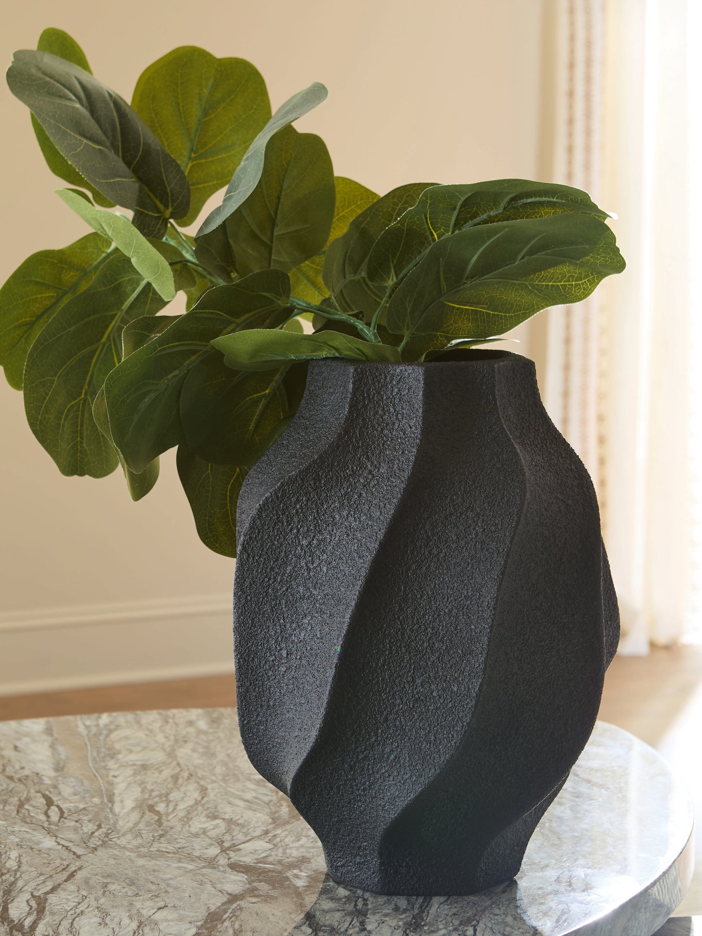 The Furniture Outlets - Ashley Furniture - Judworth Vase - Vase / Black - A2000874