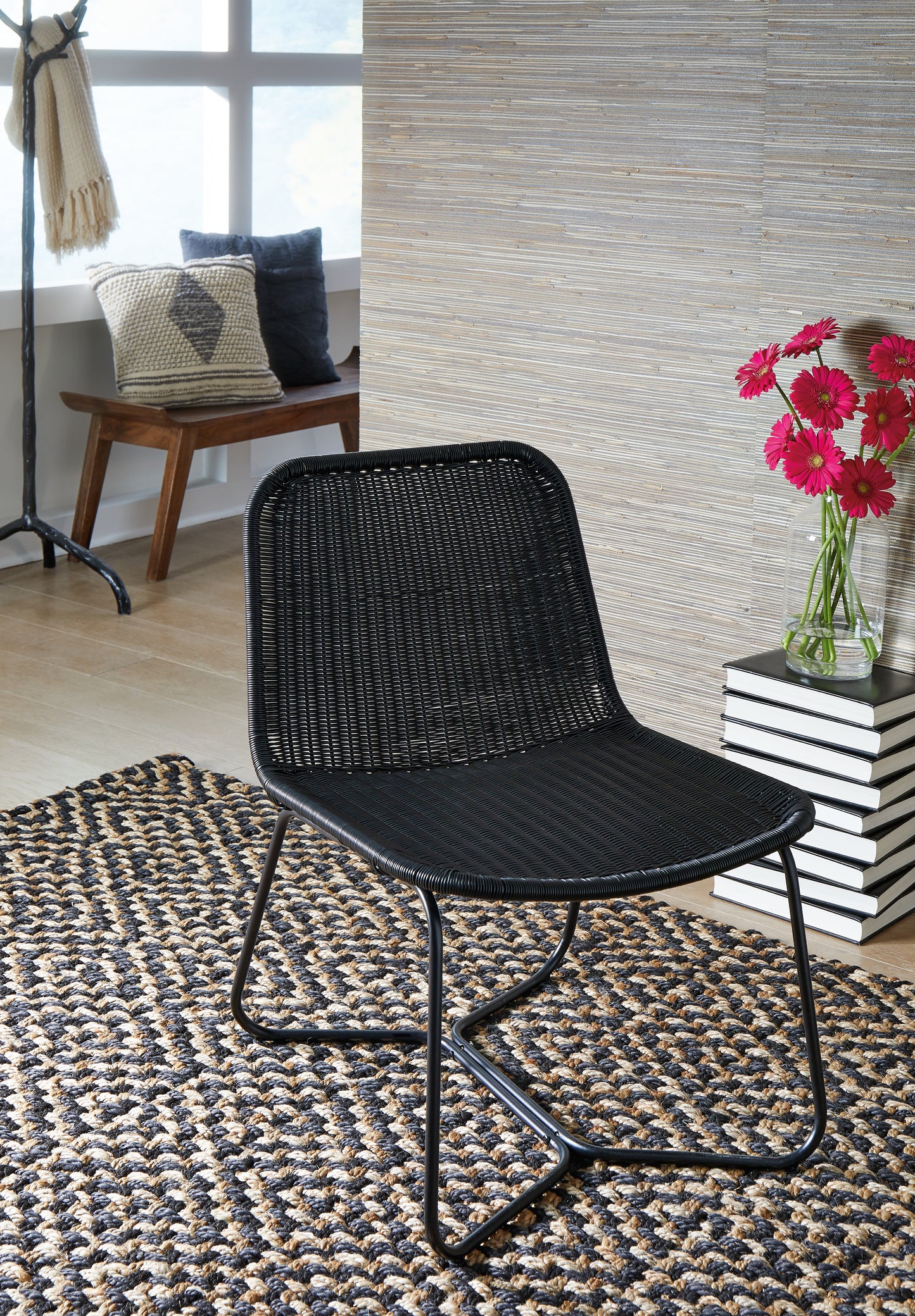The Furniture Outlets - Ashley Furniture - Daviston Accent Chair - Accent Chair / Black - A3000614