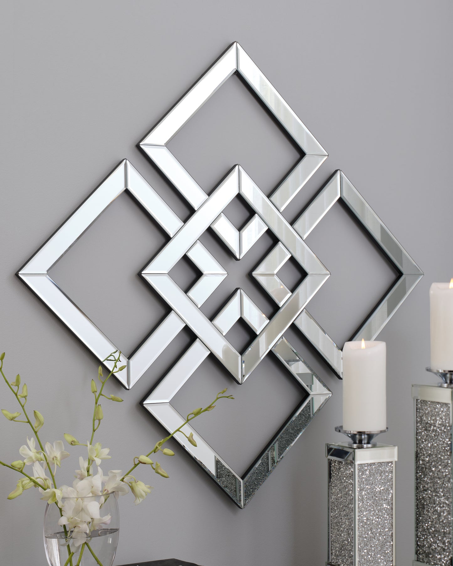 The Furniture Outlets - Ashley Furniture - Quinnley Mirror - Accent Mirror / Mirror - A8010207