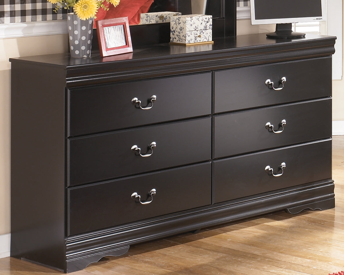 The Furniture Outlets - Ashley Furniture - Huey Vineyard Bedroom - Six Drawer Dresser / Black - B128-31