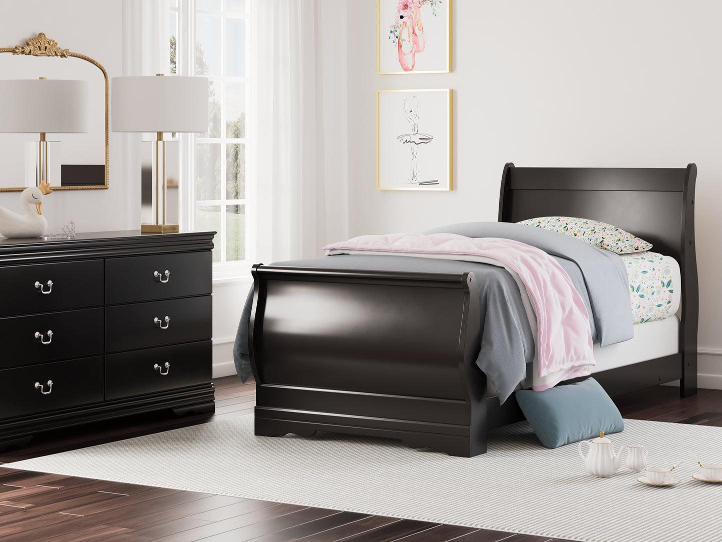 The Furniture Outlets - Ashley Furniture - Huey Vineyard Bedroom - Twin Sleigh Bed / Black - B128B5