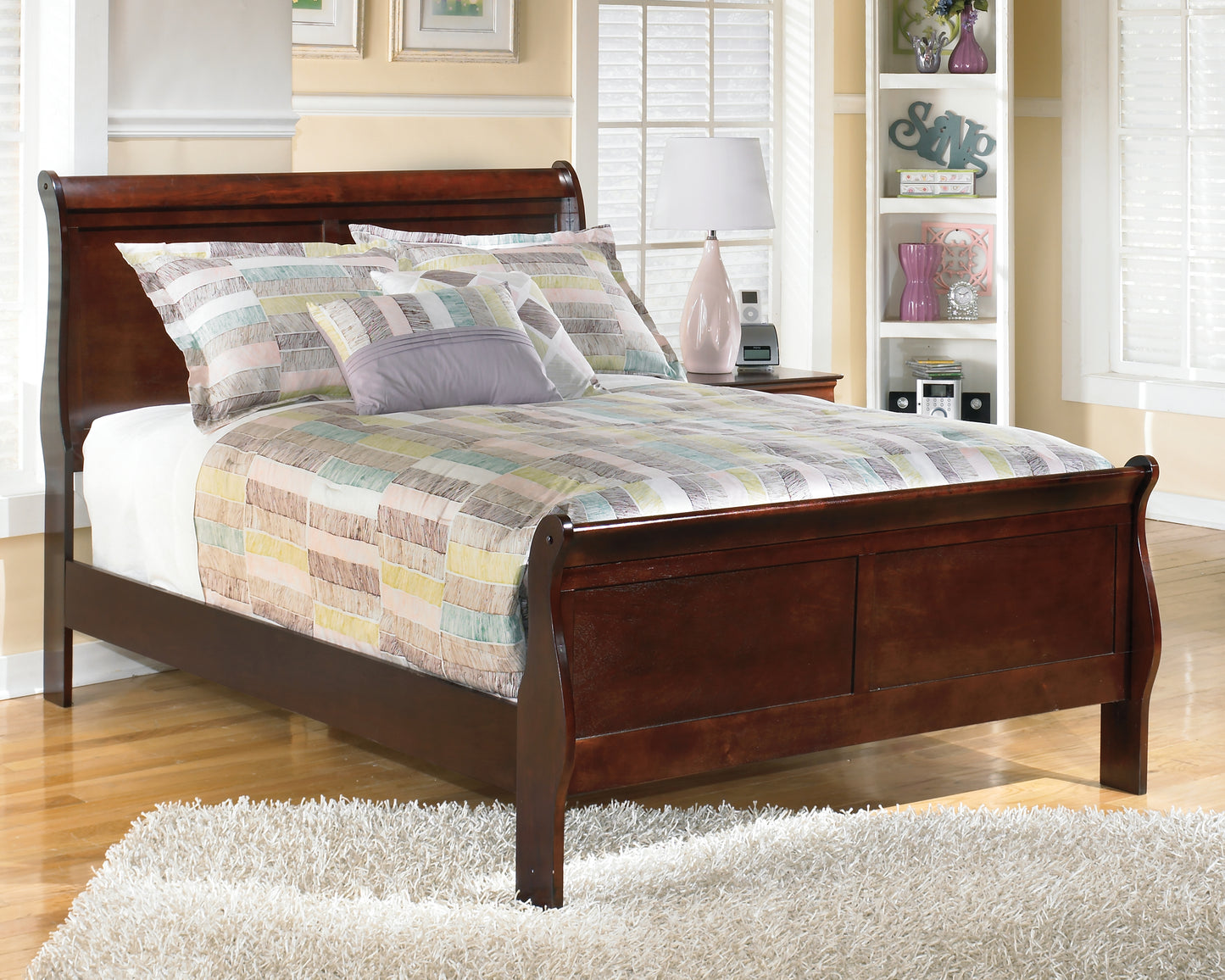 The Furniture Outlets - Ashley Furniture - Alisdair Bedroom - Full Sleigh Bed / Reddish Brown - B376B4