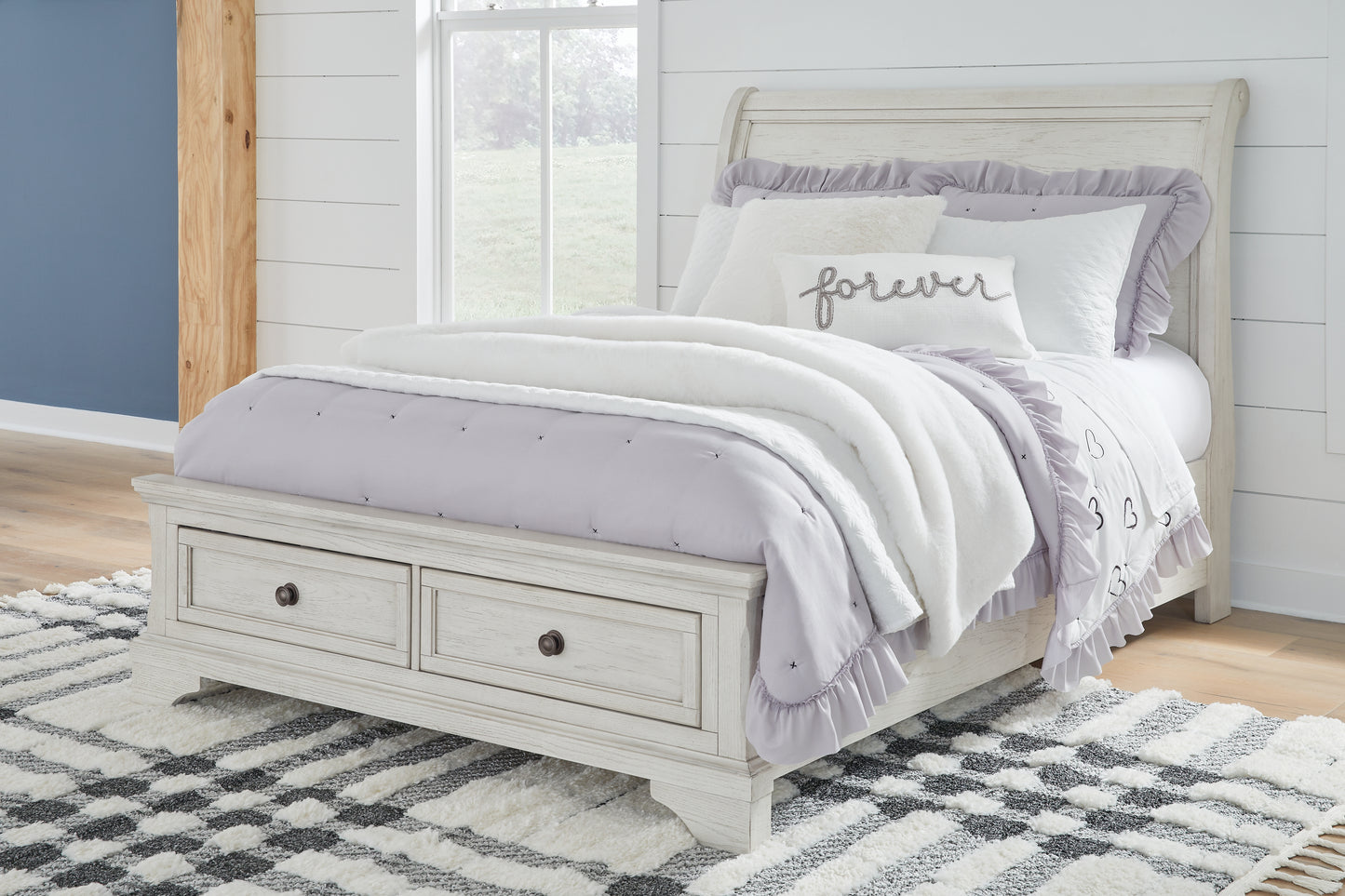 The Furniture Outlets - Ashley Furniture - Robbinsdale Bedroom - Full Sleigh Storage Bed / Antique White - B742B13
