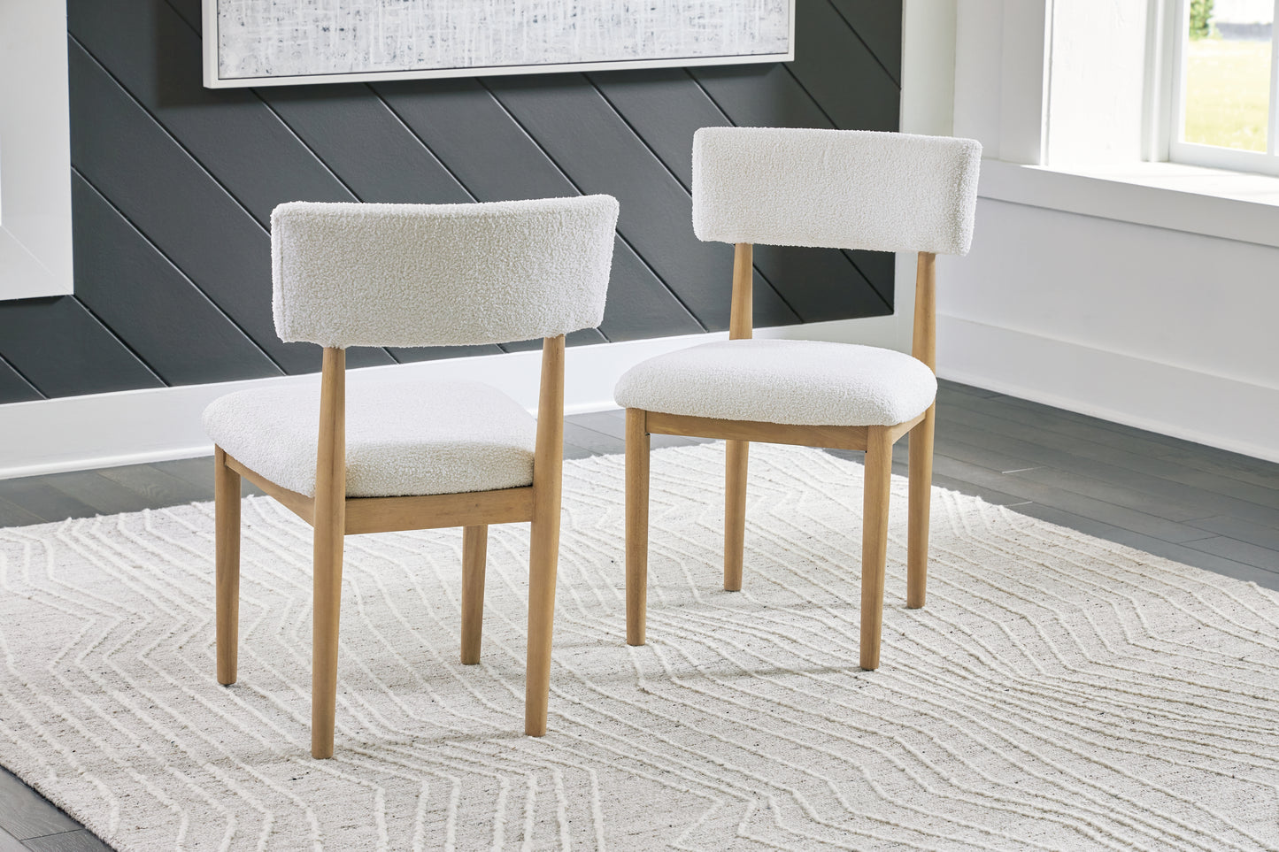 The Furniture Outlets - Ashley Furniture - Sawdyn Dining Room - Dining Chair (Set of 2) / Light Brown - D427-02X2