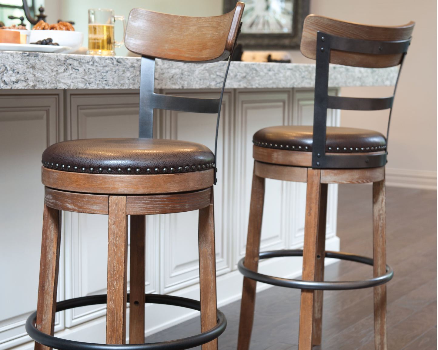 The Furniture Outlets - Ashley Furniture - Pinnadel Dining Room - Bar Height Bar Stool (Set of 2) / Grayish Brown - D542-130X2