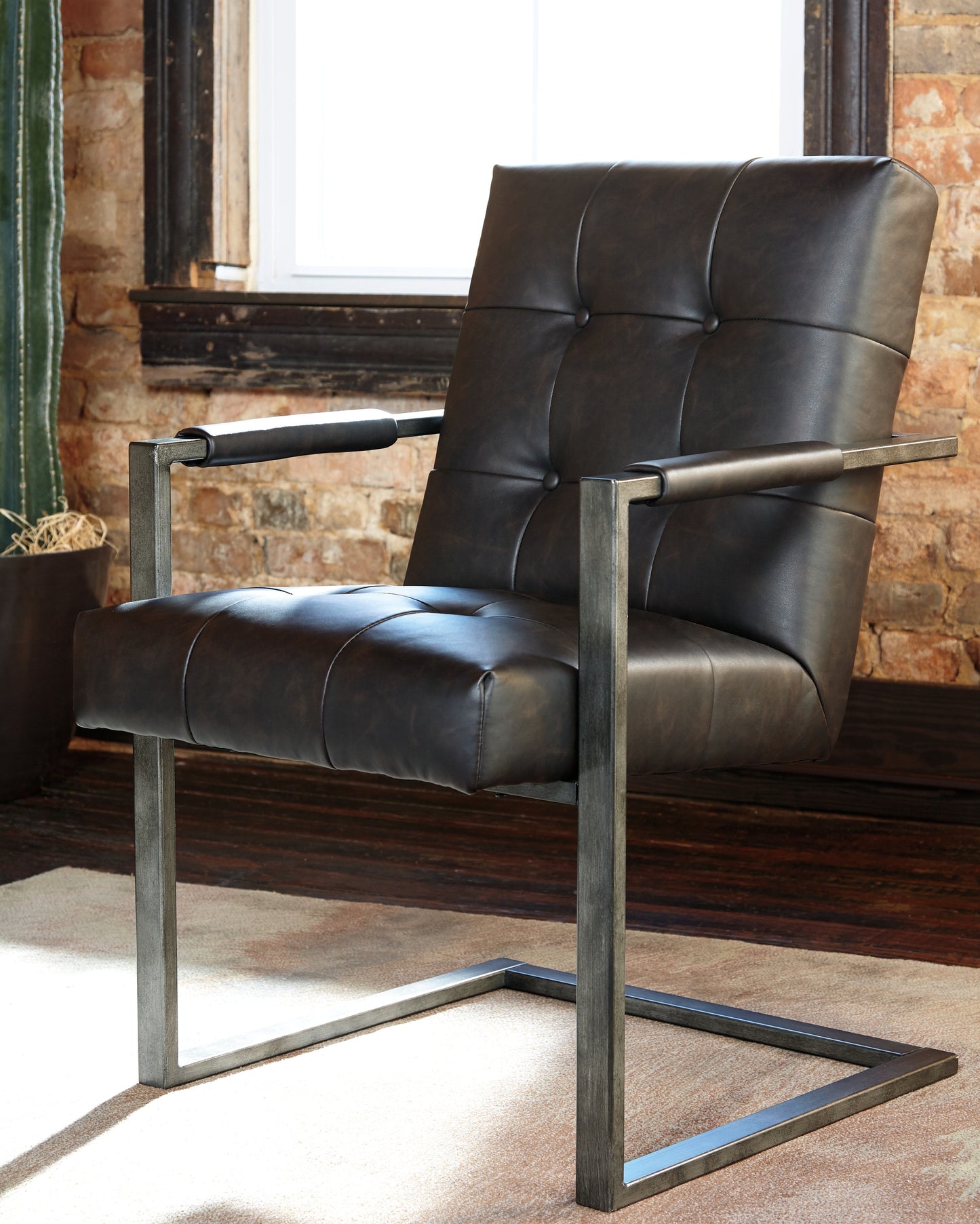 The Furniture Outlets - Ashley Furniture - Starmore Desk Chair - Home Office Desk Chair (Set of 2) / Black - H633-02A