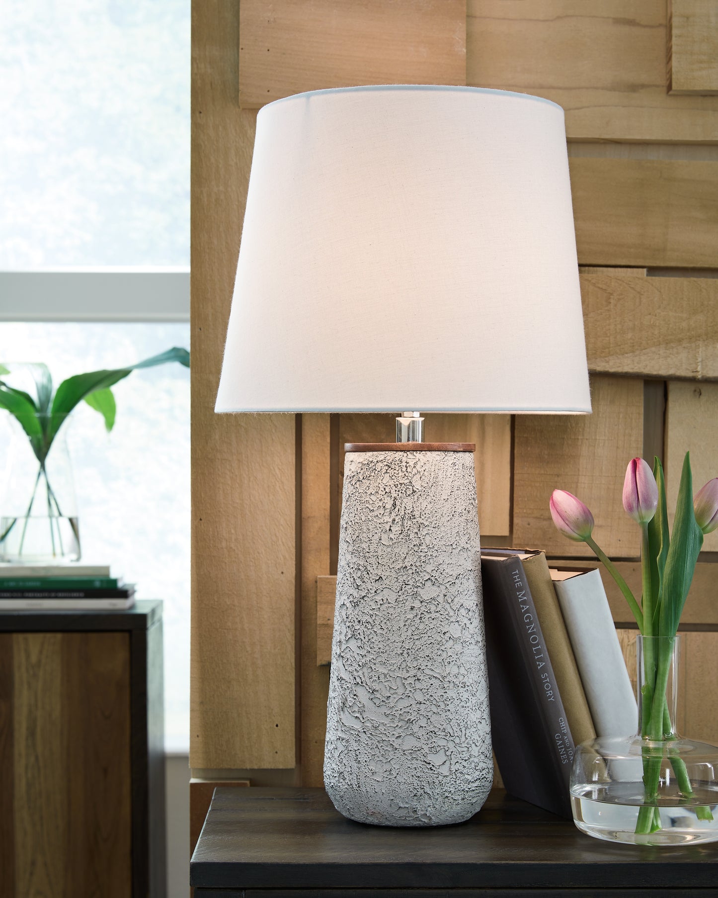 The Furniture Outlets - Ashley Furniture - Chaston Lighting - Metal Table Lamp (Set of 2) / Antique White - L204464