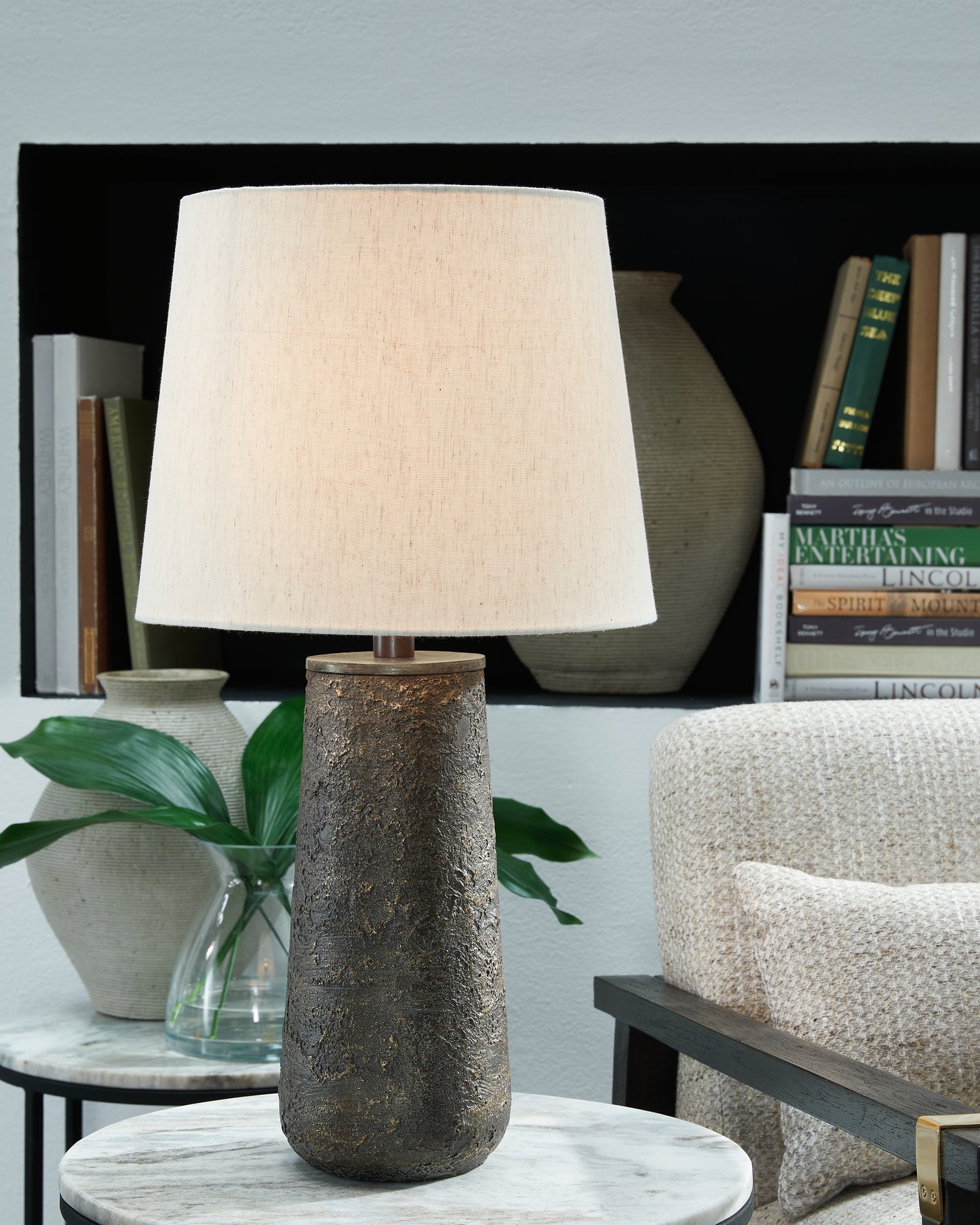 The Furniture Outlets - Ashley Furniture - Chaston Lighting - Metal Table Lamp (Set of 2) / Antique Bronze Finish - L204474
