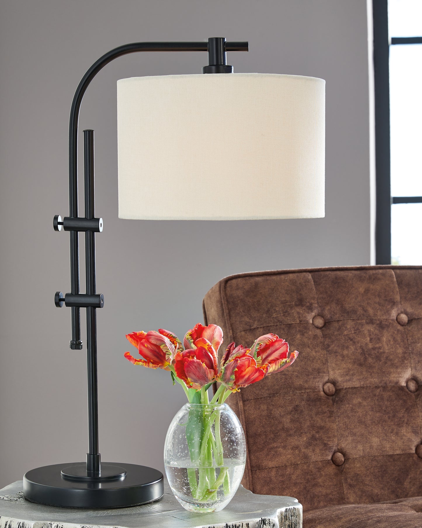 The Furniture Outlets - Ashley Furniture - Baronvale Lighting - Metal Accent Lamp (1/CN) / Black - L206043
