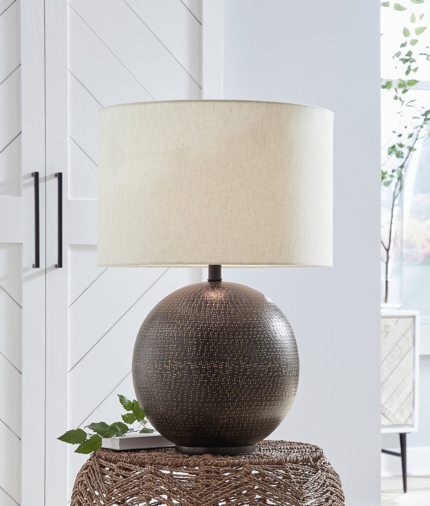 The Furniture Outlets - Ashley Furniture - Hambell Lighting - Table Lamp (Set of 2) / Black/Gold Finish - L207434X2