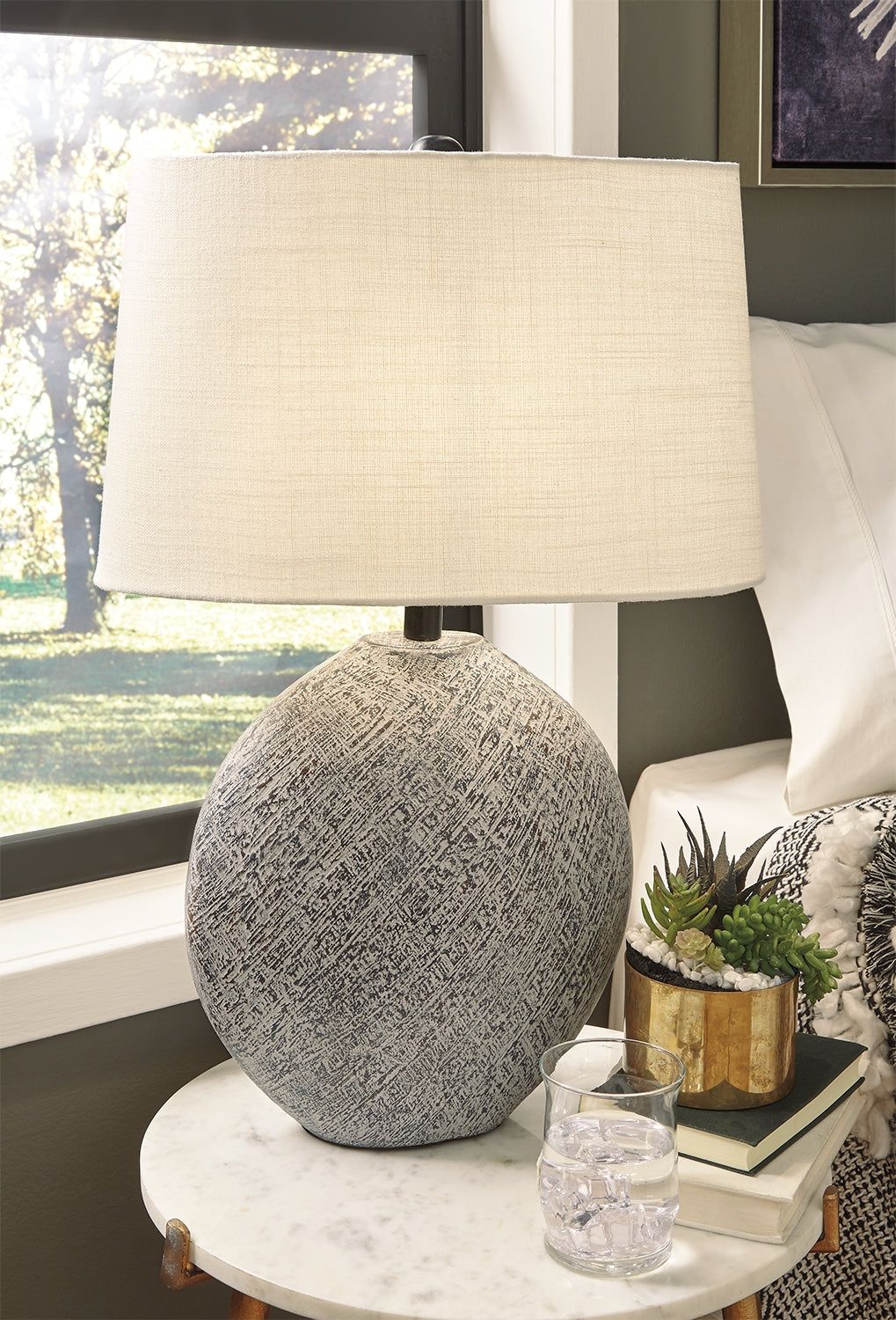 The Furniture Outlets - Ashley Furniture - Harif Lighting - Table Lamp (Set of 2) / Black - L235624X2