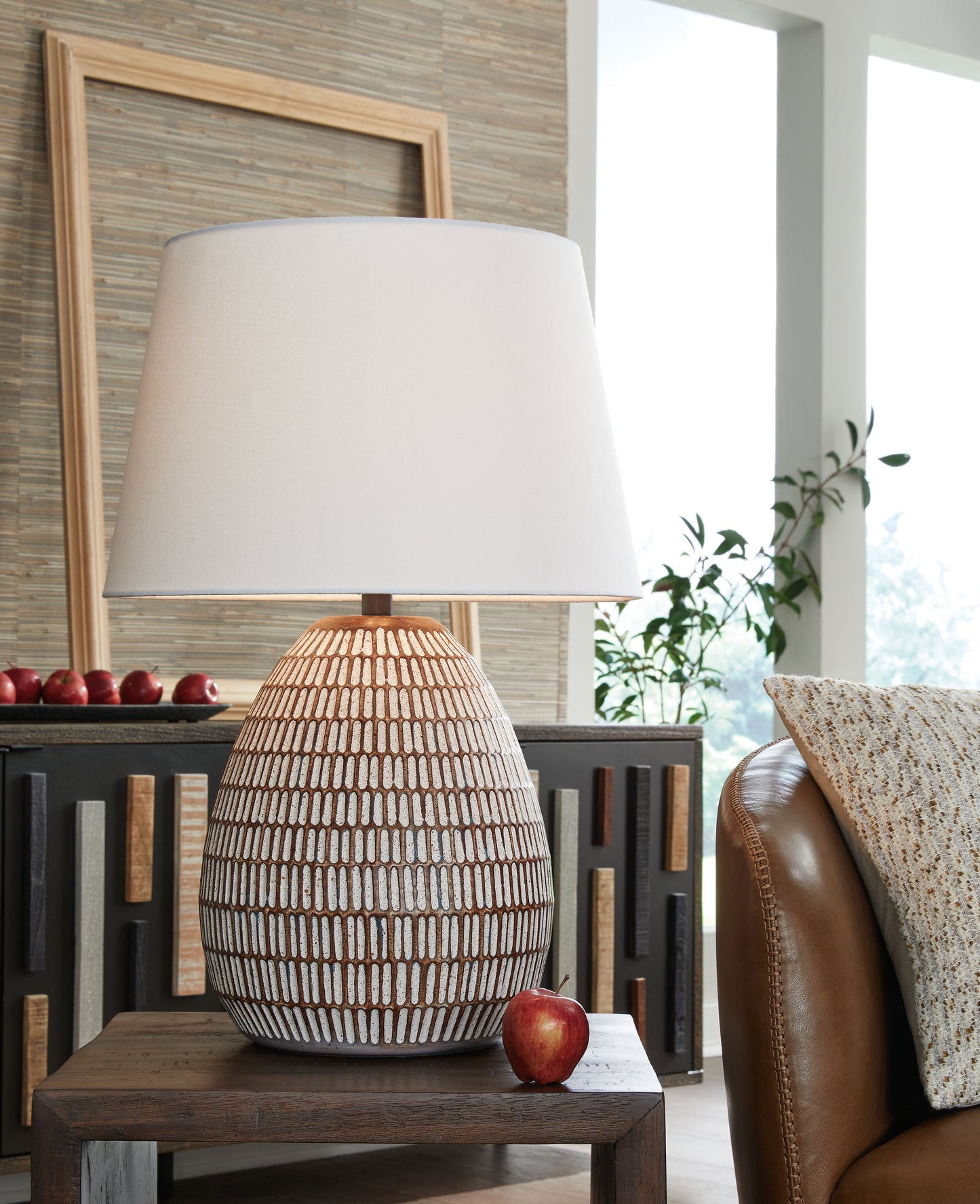 The Furniture Outlets - Ashley Furniture - Darrich Lighting - 2-Piece Lamp Set / Beige/White - L235804X2