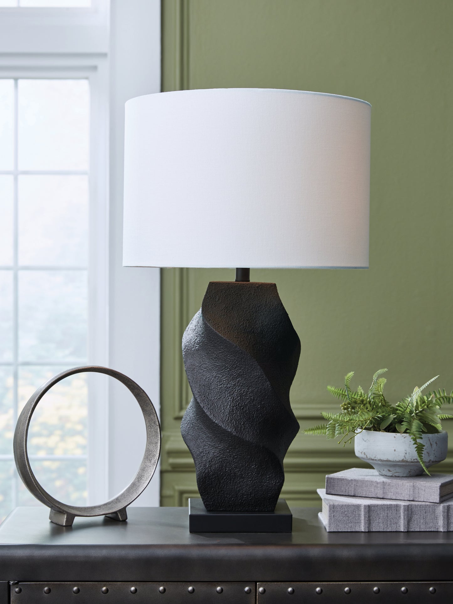 The Furniture Outlets - Ashley Furniture - Amillion Lighting - Poly Table Lamp (1/CN) / Black - L235904