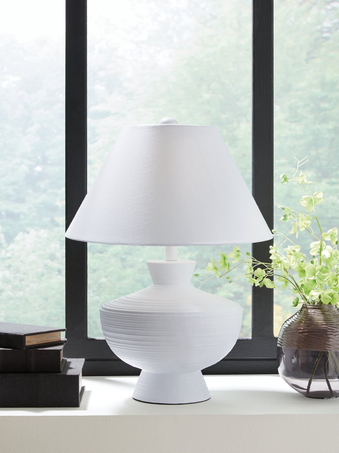 The Furniture Outlets - Ashley Furniture - Harelwood Lighting - Poly Table Lamp (1/CN) / White - L235934