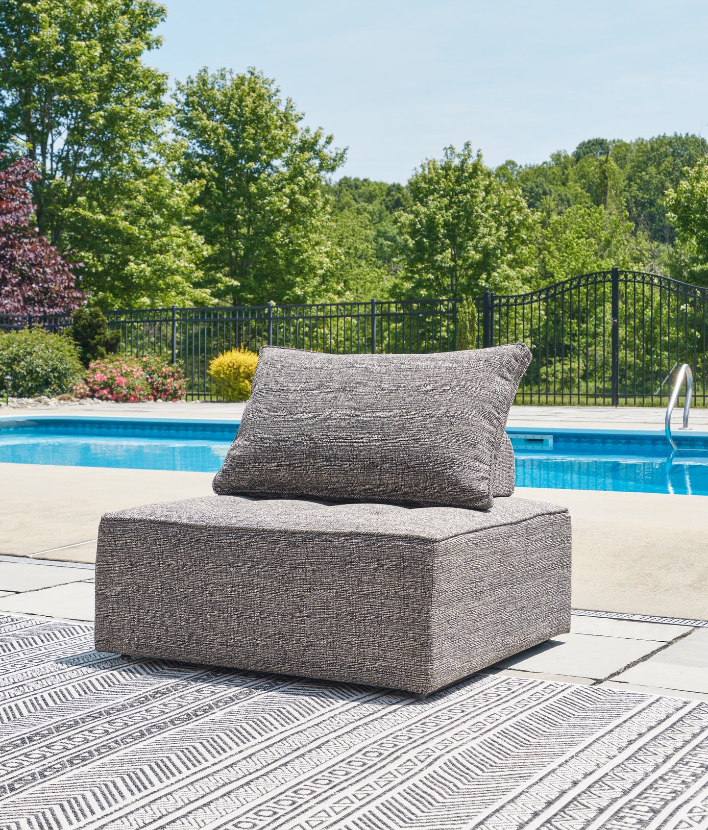 The Furniture Outlets - Ashley Furniture - Bree Zee Outdoor - Lounge Chair w/Cushion / Brown - P160-821