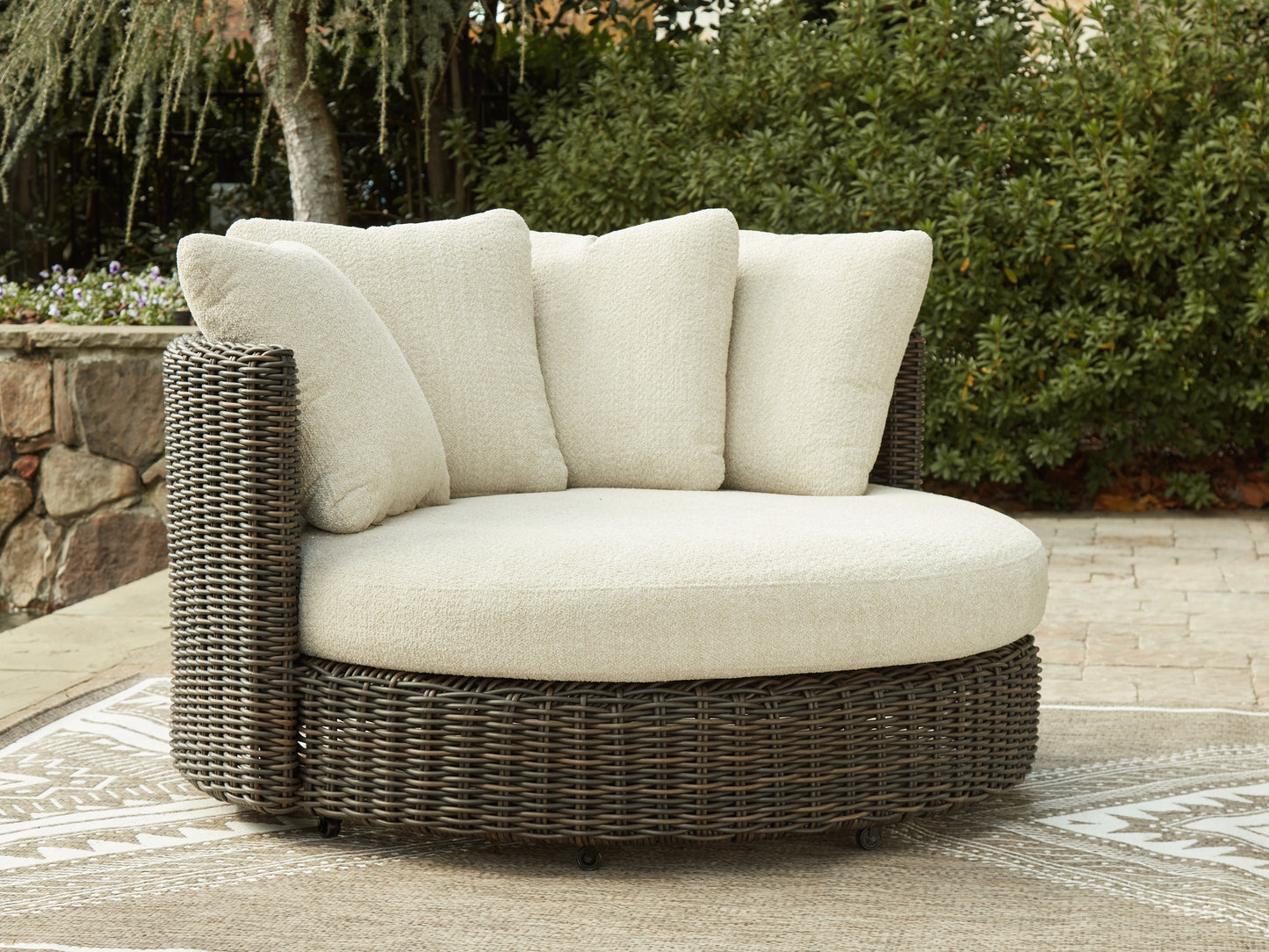 The Furniture Outlets - Ashley Furniture - Kimora Outdoor - Swivel Lounge Chair w/Cushion / Beige/Dark Brown - P711-810