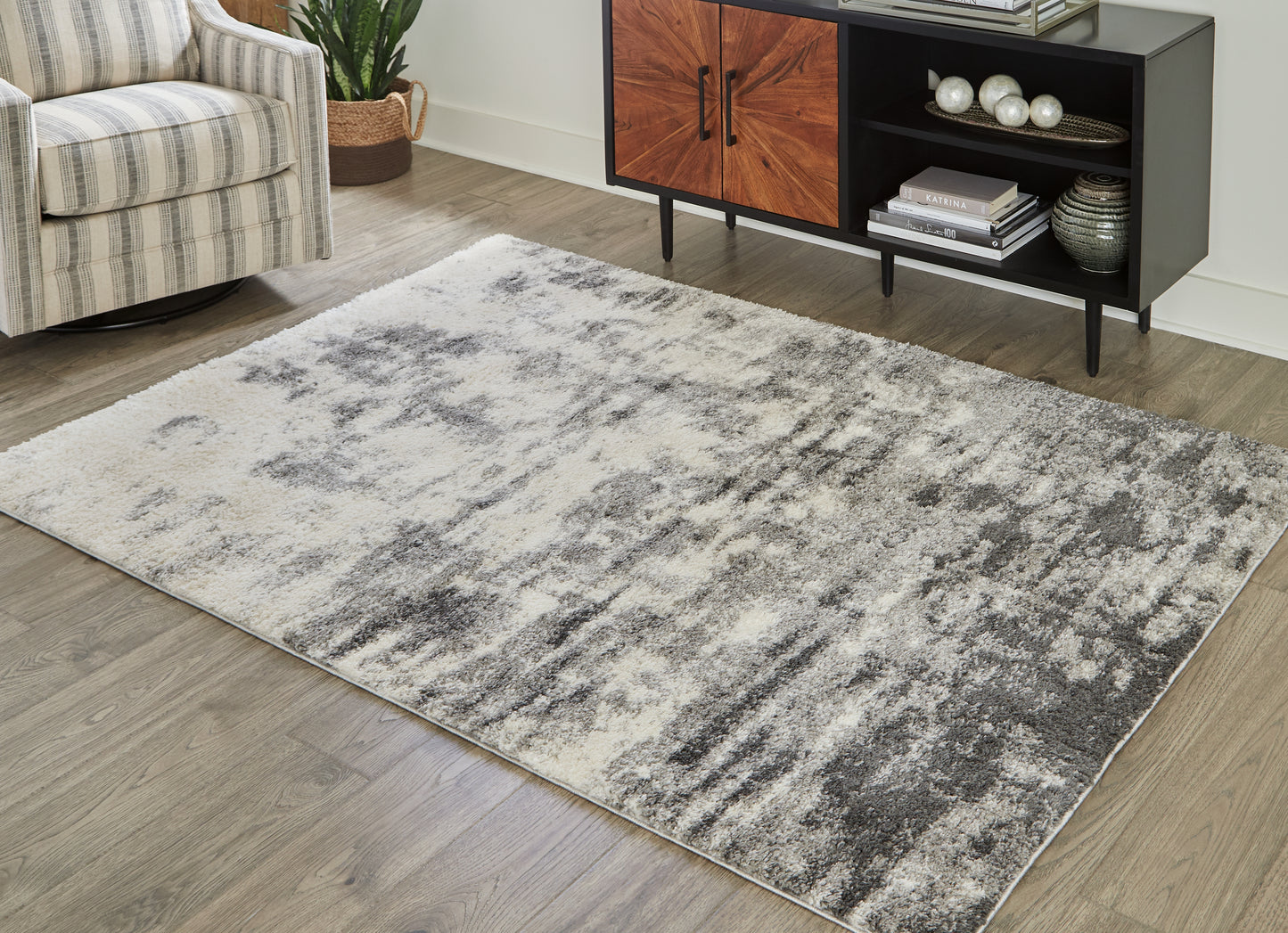 The Furniture Outlets - Ashley Furniture - Gerdie Rug - 5'3" x 7'3" Rug / Cream/Gray - R404992