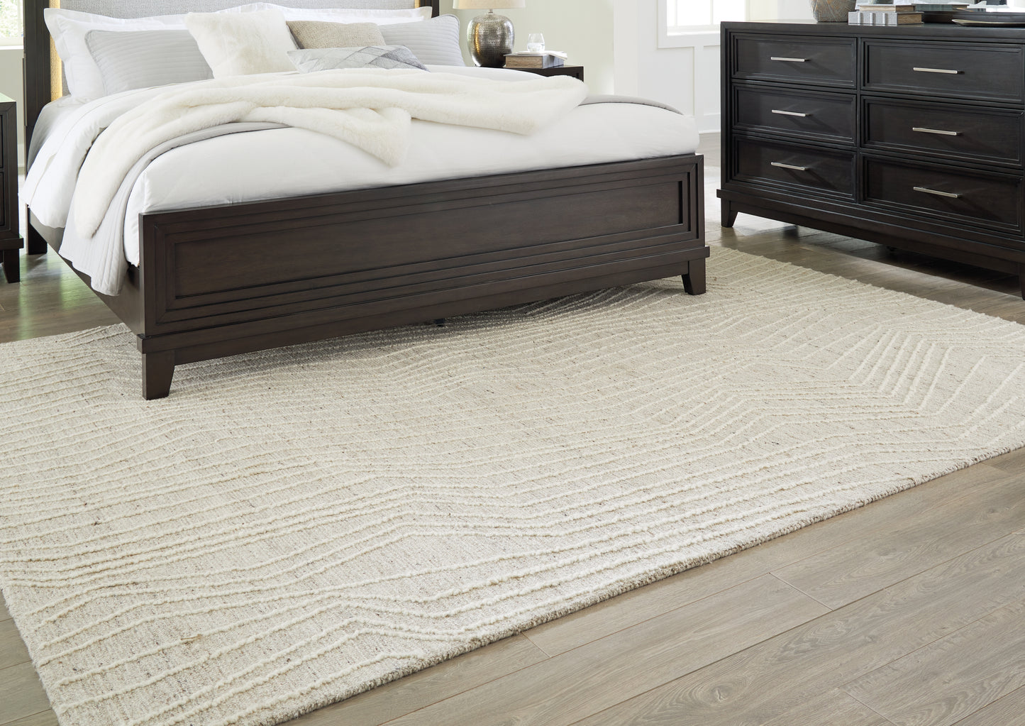 The Furniture Outlets - Ashley Furniture - Varahill Rug - 8' x 10' Rug / Gray/Ivory - R406931