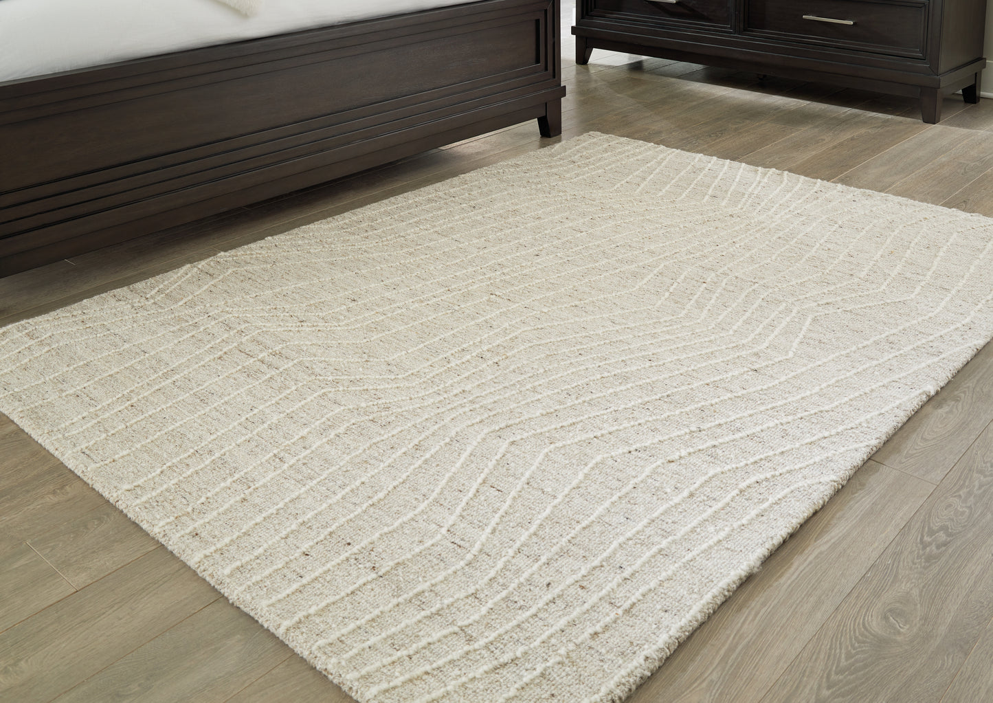 The Furniture Outlets - Ashley Furniture - Varahill Rug - 5' x 7' Rug / Gray/Ivory - R406932