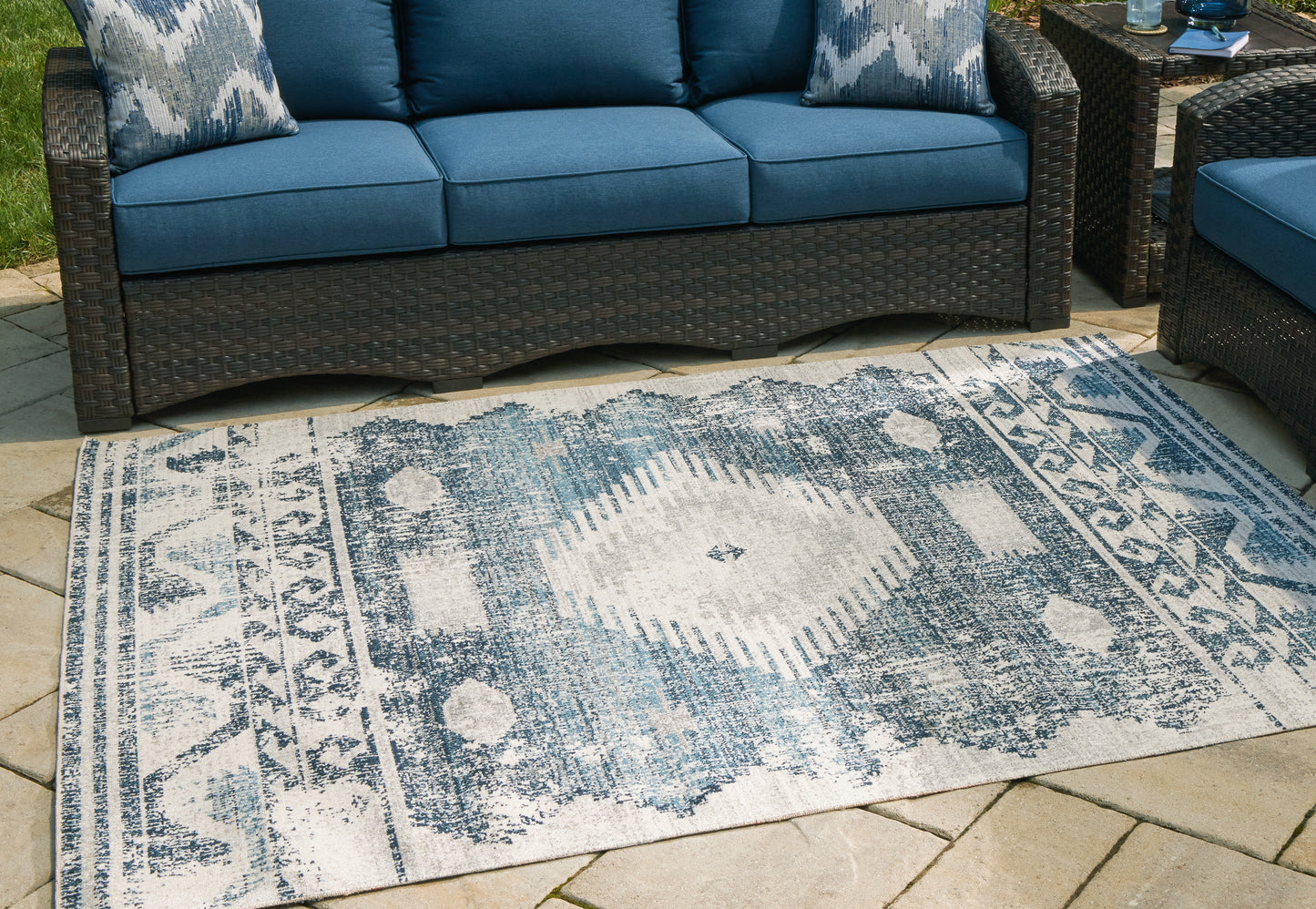 The Furniture Outlets - Ashley Furniture - Daddridge Rug - 5' x 7' Rug / Blue/Gray/Ivory - R900102