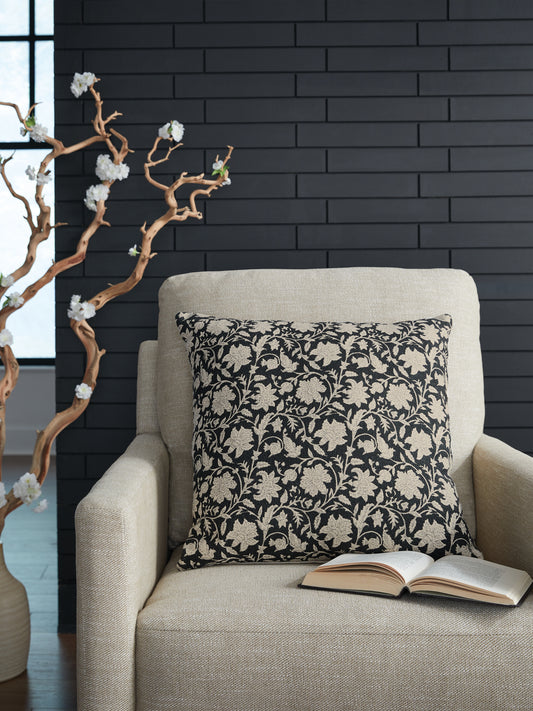 The Furniture Outlets - Ashley Furniture - Alanderson Pillows - Pillow (4/CS) / Black/Ivory - A1001100