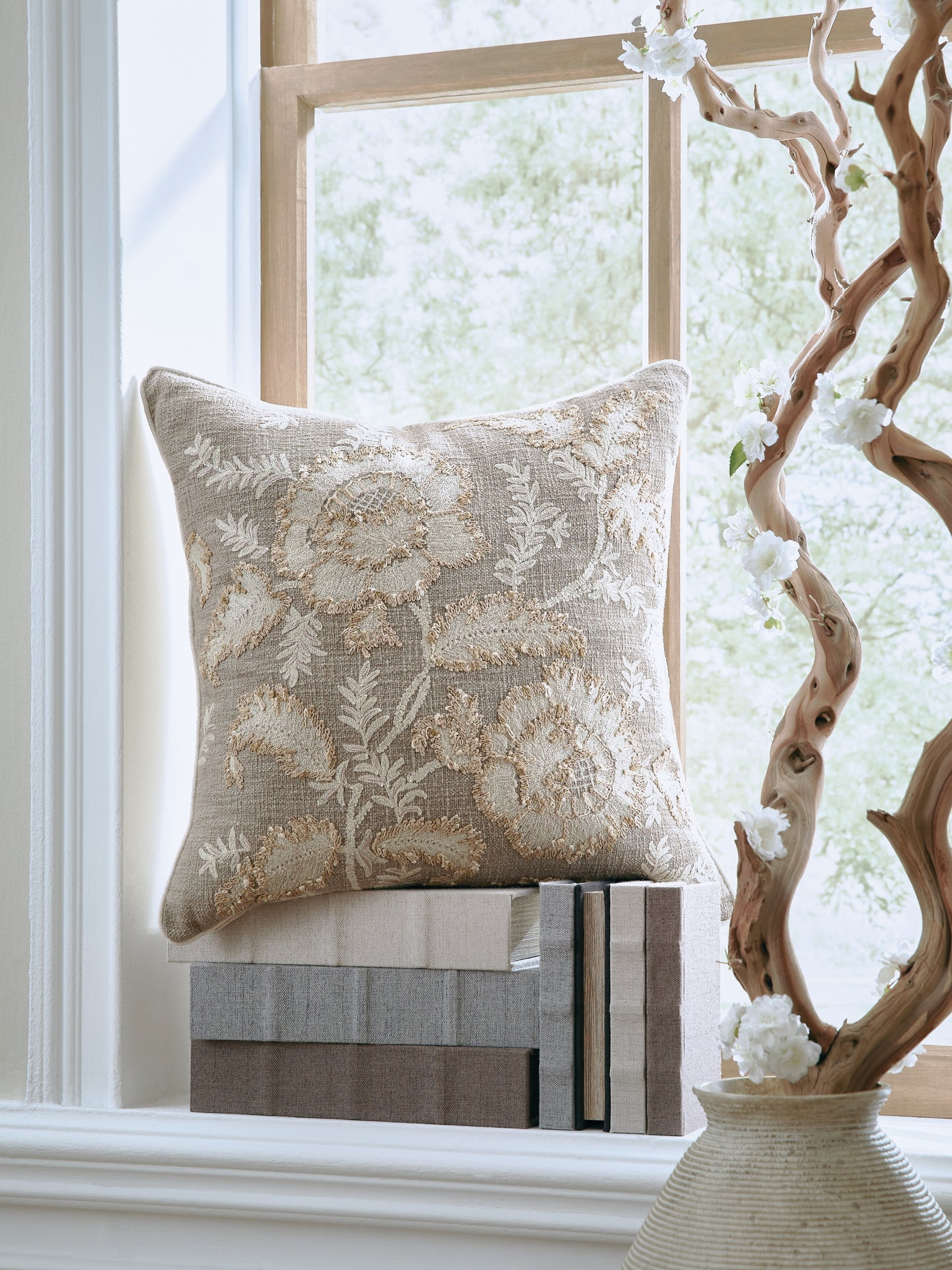 The Furniture Outlets - Ashley Furniture - Viveka Pillows - Pillow (4/CS) - A1001146
