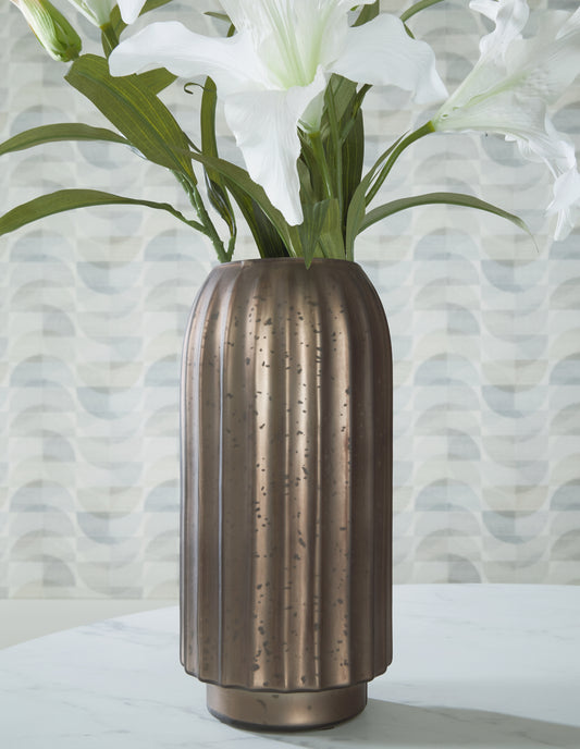 The Furniture Outlets - Ashley Furniture - Briarcott Vase - Vase / Brown - A2000704