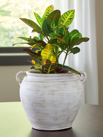 The Furniture Outlets - Ashley Furniture - Meadie Vase - Vase / Distressed White - A2000787