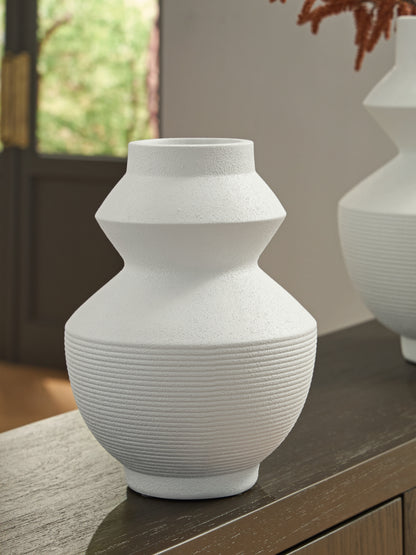 The Furniture Outlets - Ashley Furniture - Naveen Vase - Vase / White - A2000870