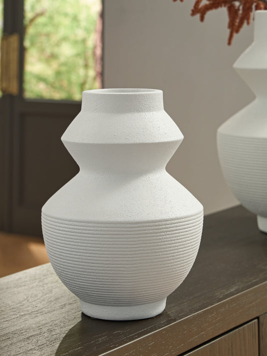 The Furniture Outlets - Ashley Furniture - Naveen Vase - Vase / White - A2000870