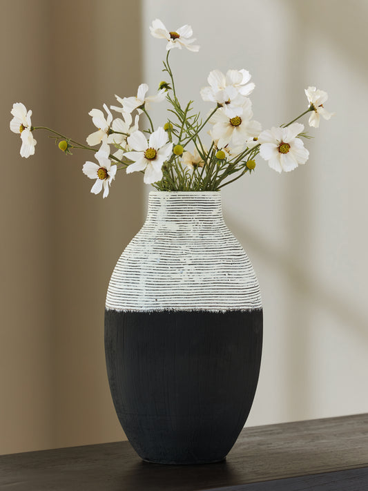 The Furniture Outlets - Ashley Furniture - Girtha Vase - Vase / Antique White/Black - A2000876