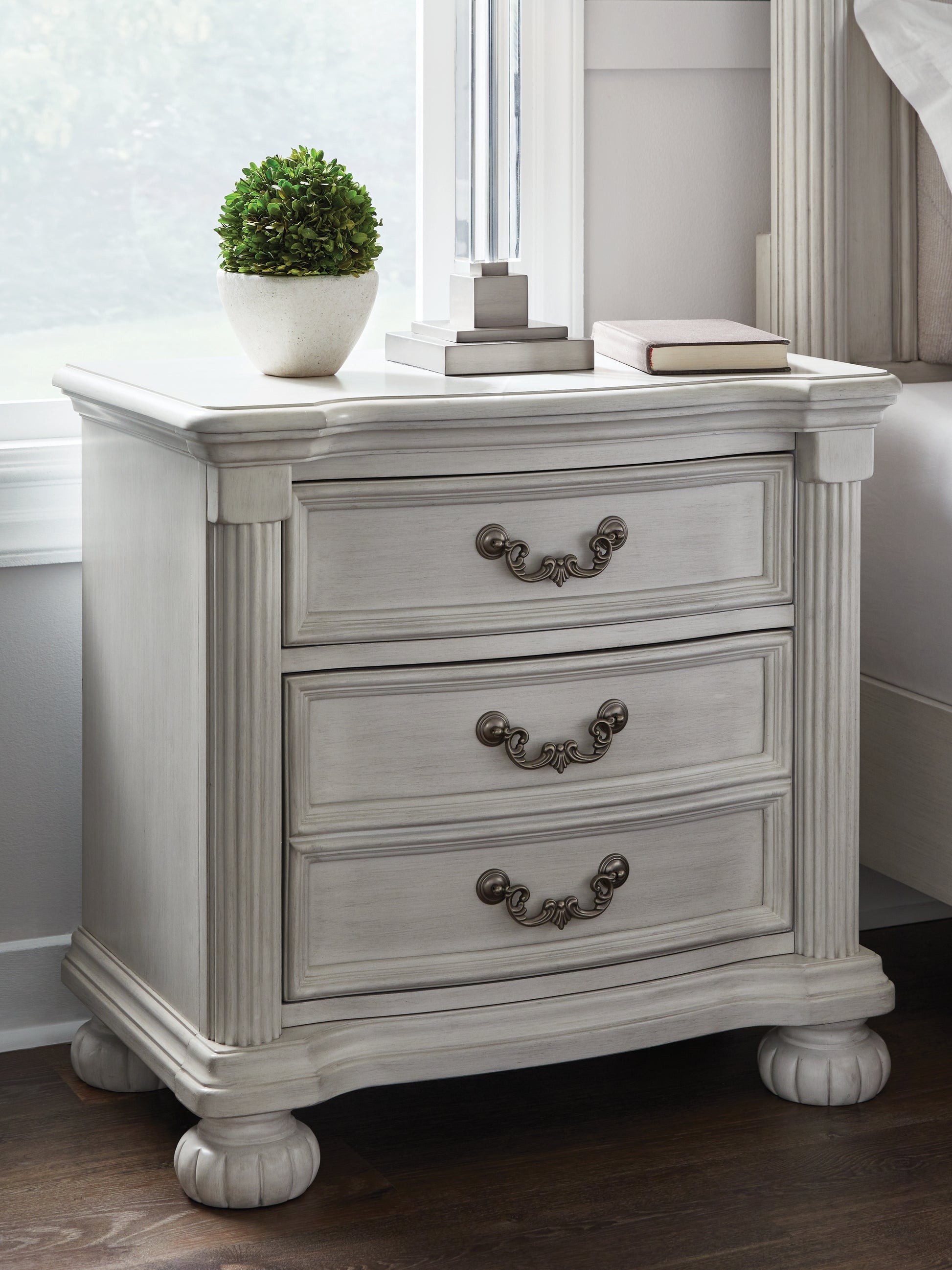 The Furniture Outlets - Ashley Furniture - Montelaine Bedroom - Dresser and Mirror / Antique White - B795B1