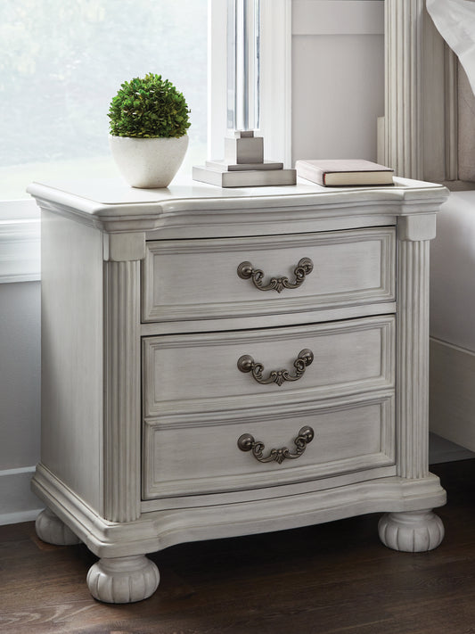 The Furniture Outlets - Ashley Furniture - Montelaine Bedroom - Dresser and Mirror / Antique White - B795B1