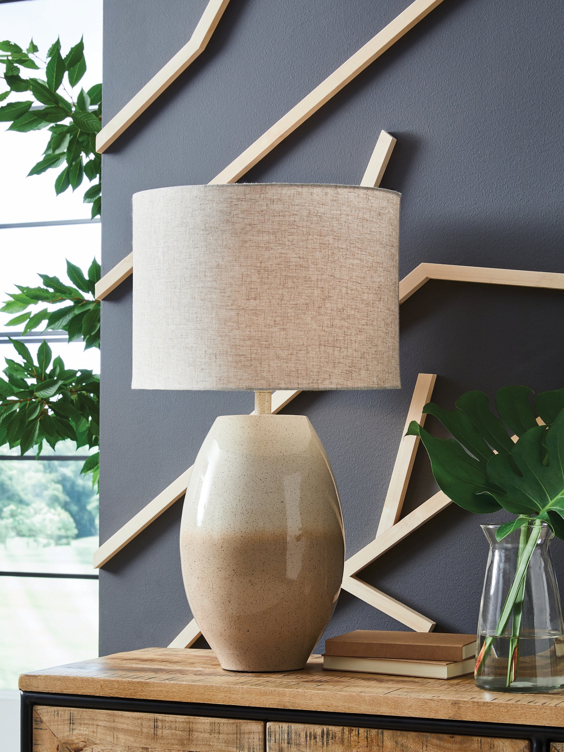 The Furniture Outlets - Ashley Furniture - Linas Lighting - Metal Table Lamp (1/CN) / Cream/Beige - L207594