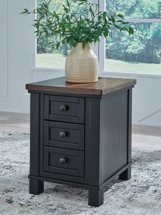 The Furniture Outlets - Ashley Furniture - Wildenauer Chairside End Table - Chair Side End Table / Brown/Black - T664-7